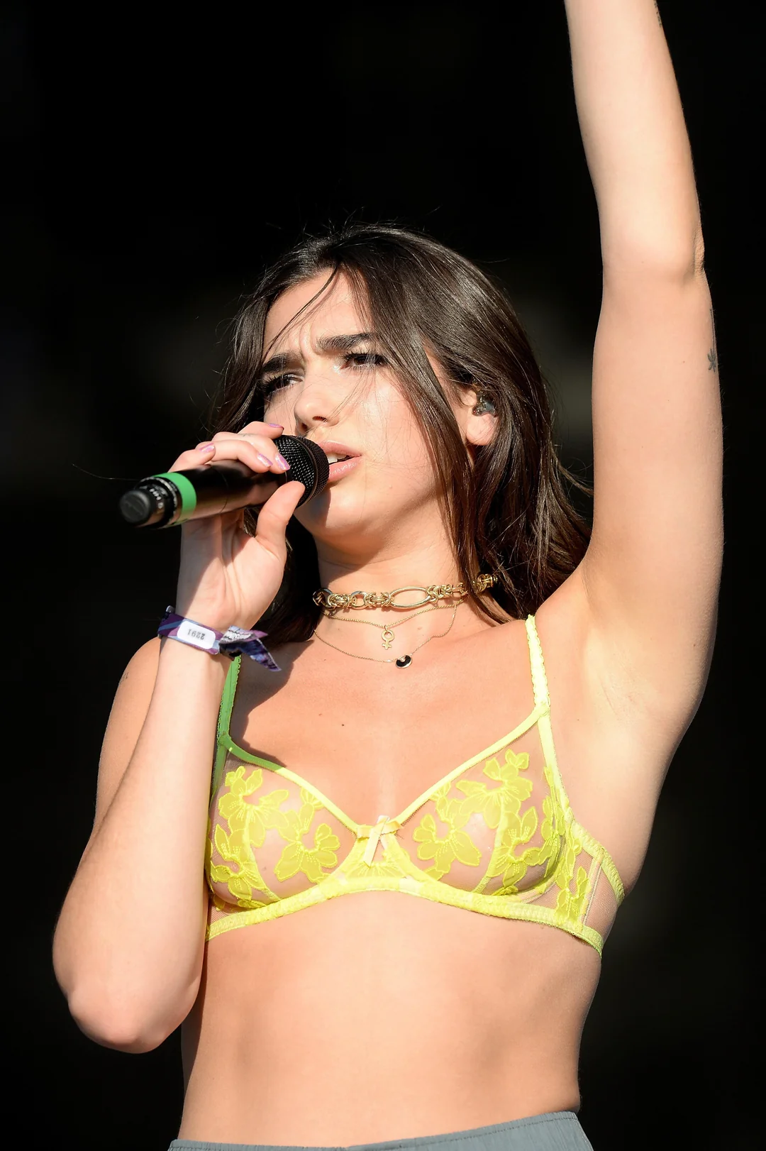 Dua Lipa armpit picture